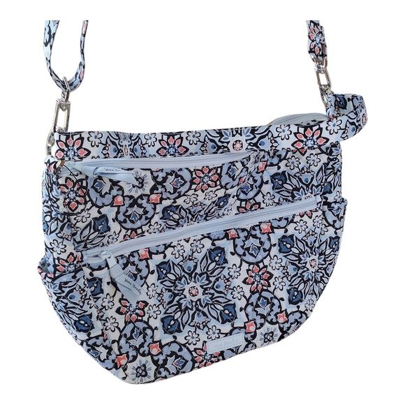 VERA BRADLEY QUILTED GO AHEAD CONVERTIBLE CROSSBODY FLORAL LISBON MEDALLION NWOT - Picture 3 of 15
